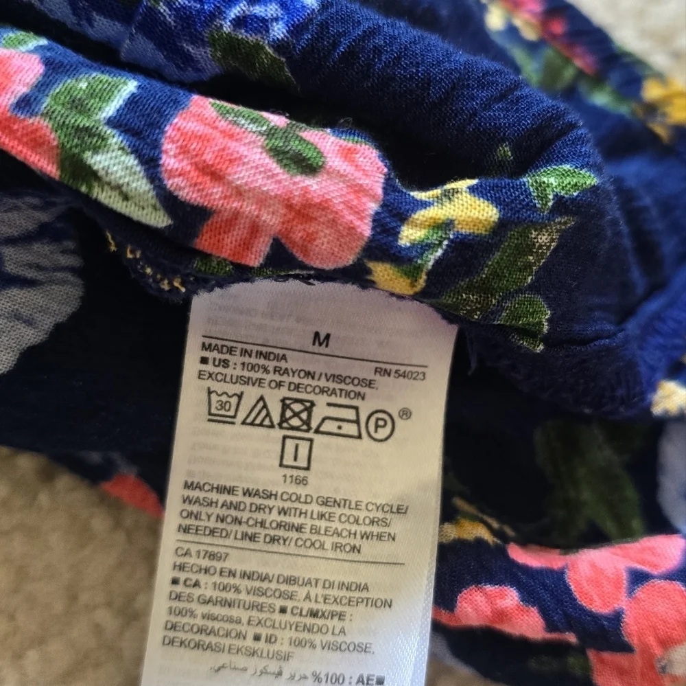 🌈O.N. 100% Rayon Smocked Neckline Floral Blouse - Picture 5 of 6